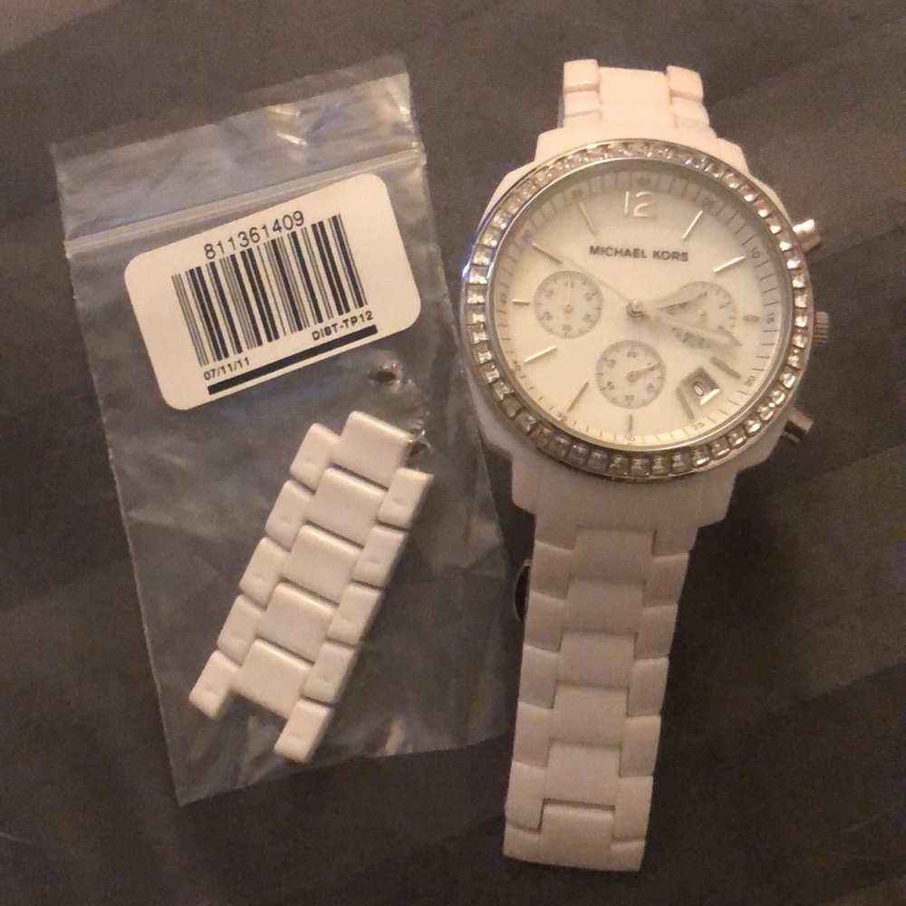 Watch with links